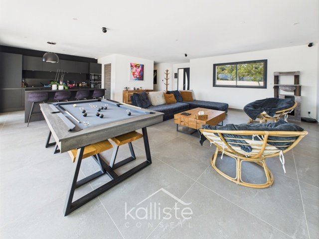 Porticcio – Villa contemporaine avec vue dégagée, piscine et T2 indépendant - photo 4