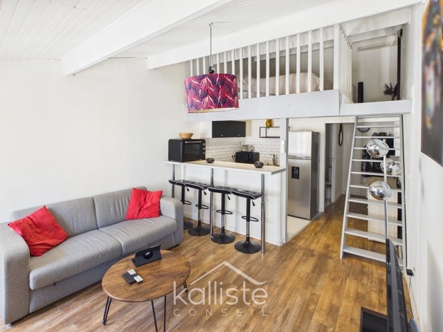 STUDIO avec coin nuit rue Fesch