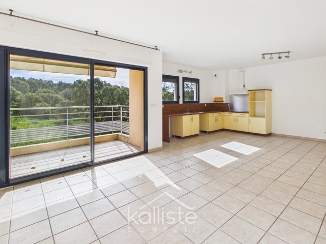 Grand T3 lumineux avec terrasse – Résidence A Spusata – Quartier Madunuccia – Ajaccio - photo 6