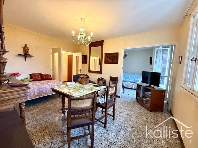 T4 avec balcons et cave – À rénover – Ajaccio secteur Laetitia T4 avec balcons et cave – À rénover – Ajaccio secteur Laetitia