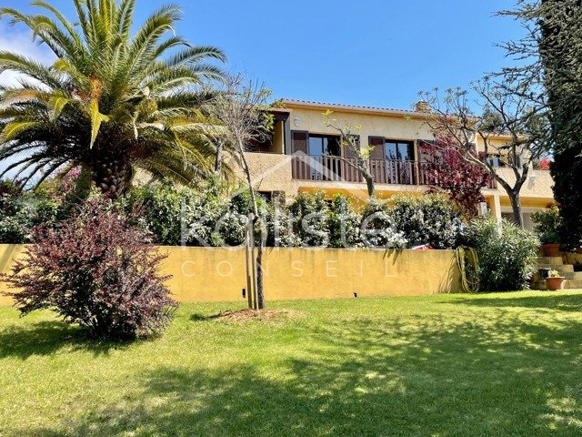 Maison 7 pièces de 203m2 avec piscine à Ajaccio