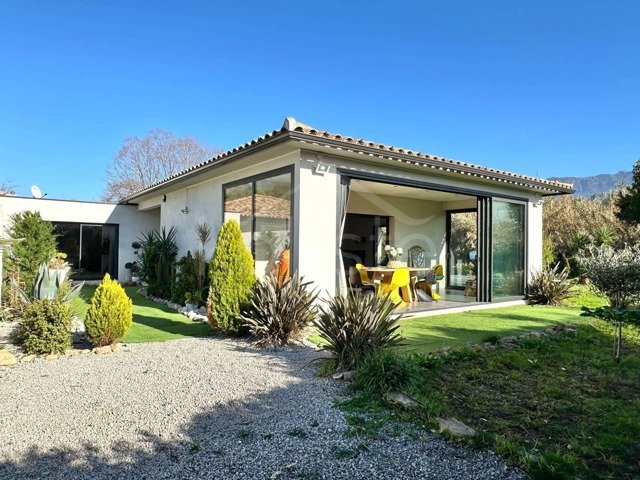 Maison 4 pièces avec piscine – Plaine de Peri