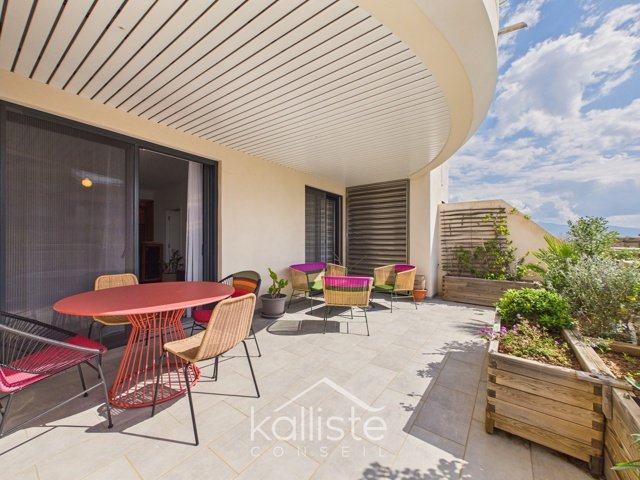 T2 avec grande terrasse et parking – Ajaccio Sanguinaires - photo 9