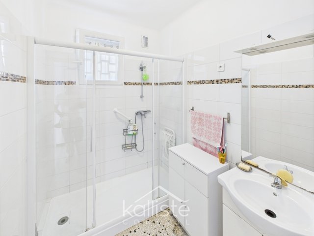 Spacieux T4 avec grand balcon, grenier et parking – Quartier Candia, Ajaccio - photo 9