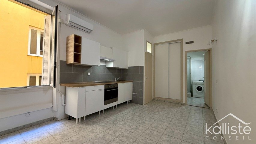Ajaccio – Studio climatisé en centre-ville, prêt à louer photo 2