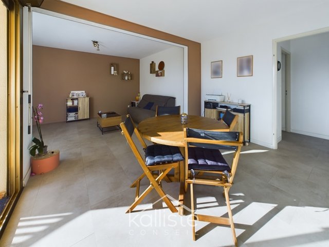 Appartement T3 rénové avec vue dégagée sur mer et ville à AJACCIO photo 2