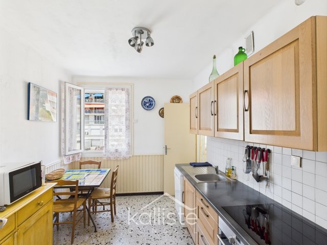 Spacieux T4 avec grand balcon, grenier et parking – Quartier Candia, Ajaccio - photo 5