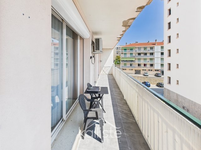 Spacieux T4 avec grand balcon, grenier et parking – Quartier Candia, Ajaccio