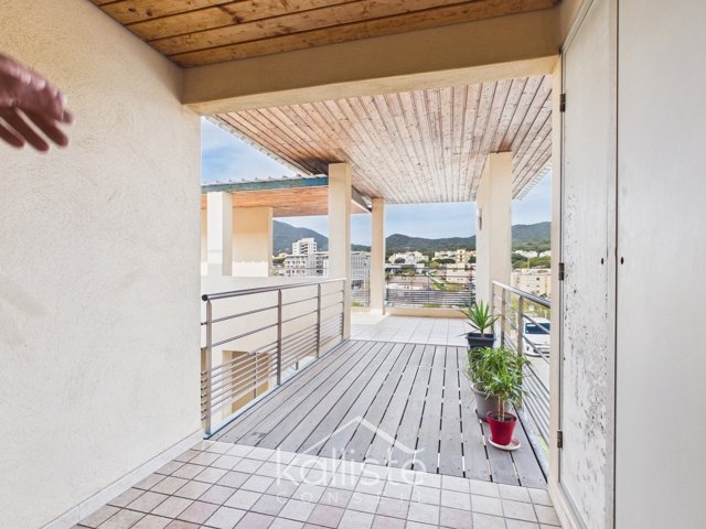 Grand T3 lumineux avec terrasse – Résidence A Spusata – Quartier Madunuccia – Ajaccio photo 3