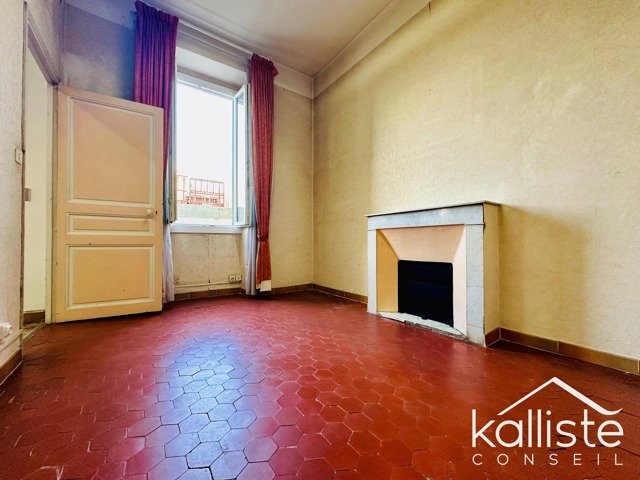 Appartement 3 pièces à rénover Cours Napoléon - photo 4