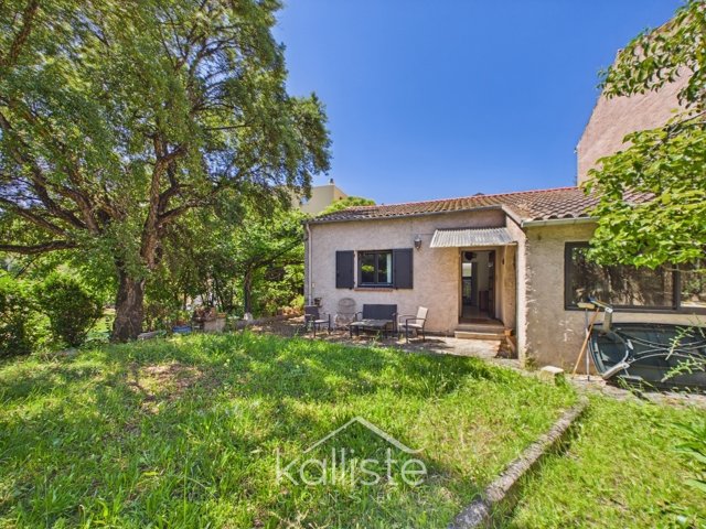 Rare à Ajaccio : maison de plain-pied avec 700 m² de terrain en ville - photo 6