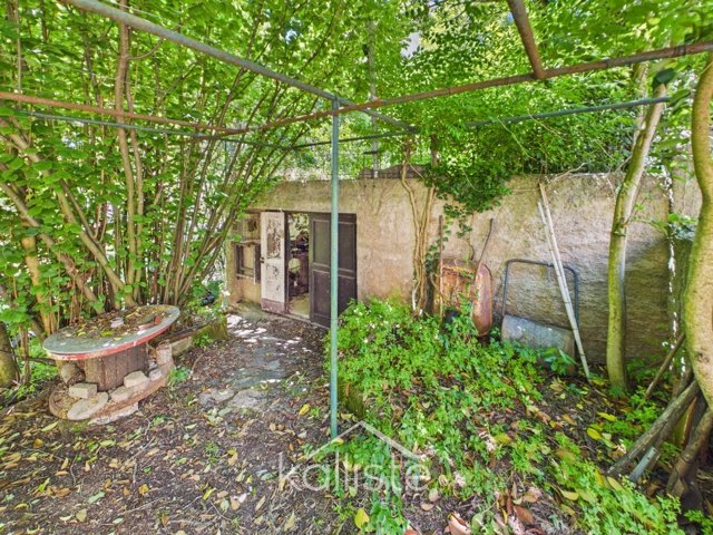 Rare à Ajaccio : maison de plain-pied avec 700 m² de terrain en ville - photo 5