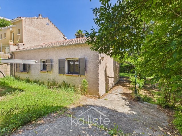 Rare à Ajaccio : maison de plain-pied avec 700 m² de terrain en ville photo 2