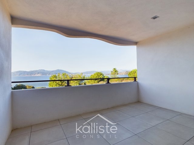Pietrosella – Superbe T2 face à la mer avec terrasse et garage, proche Porticcio photo 2