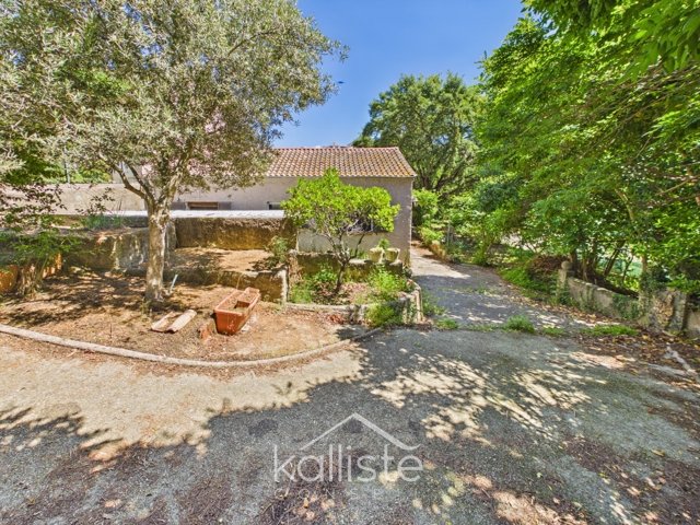 Rare à Ajaccio : maison de plain-pied avec 700 m² de terrain en ville photo 3