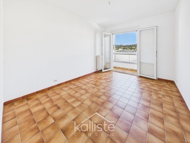 T4 traversant 110 m² avec terrasses et vue dégagée – Ajaccio Lyautey - photo 7