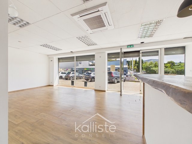 Local commercial 114.51m² Ajaccio – Mezzavia photo 3