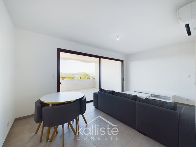 Pietrosella – Superbe T2 face à la mer avec terrasse et garage, proche Porticcio - photo 4