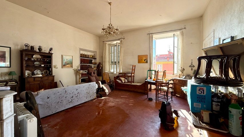 Ajaccio – Grand appartement de caractère à rénover sur le Cours Napoléon photo 3