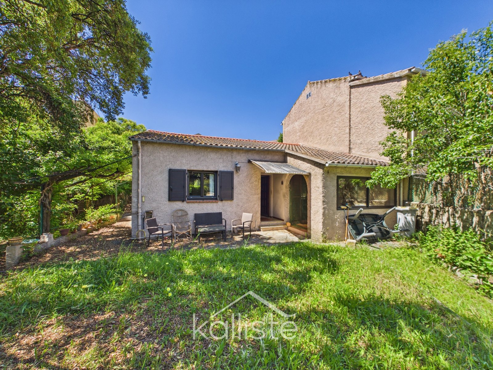 Rare à Ajaccio : maison de plain-pied avec 700 m² de terrain en ville