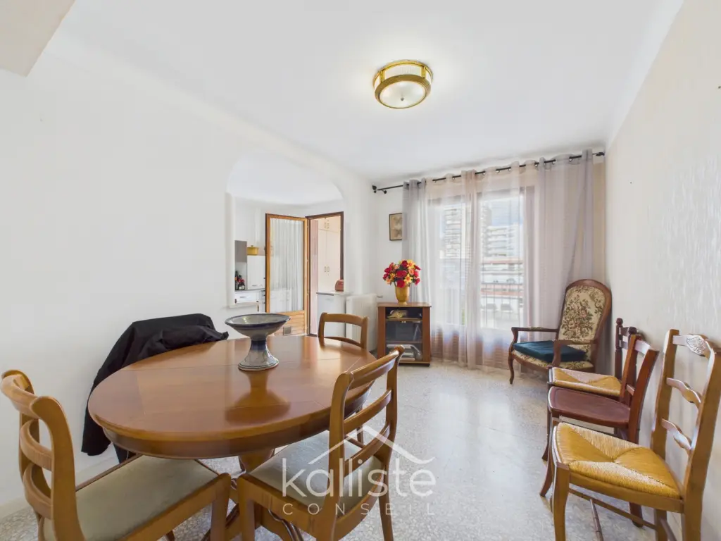 Appartement 3 pièces avec balcons, cave et parking – Ajaccio