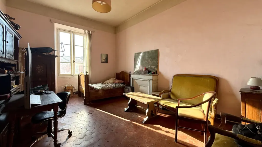 Ajaccio – Grand appartement de caractère à rénover sur le Cours Napoléon Ajaccio – Grand appartement de caractère à rénover sur le Cours Napoléon