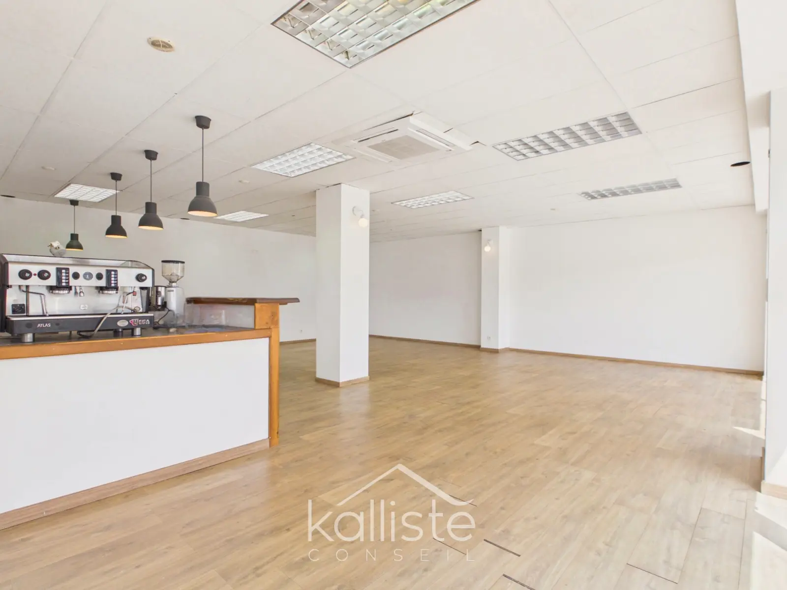 Local commercial 114.51m² Ajaccio – Mezzavia - photo 1