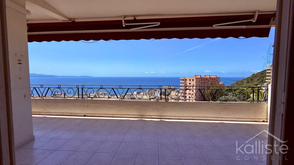 Appartement T3 de 105 m² à rénover avec vue mer panoramique – Résidence des Îles, Ajaccio photo 2