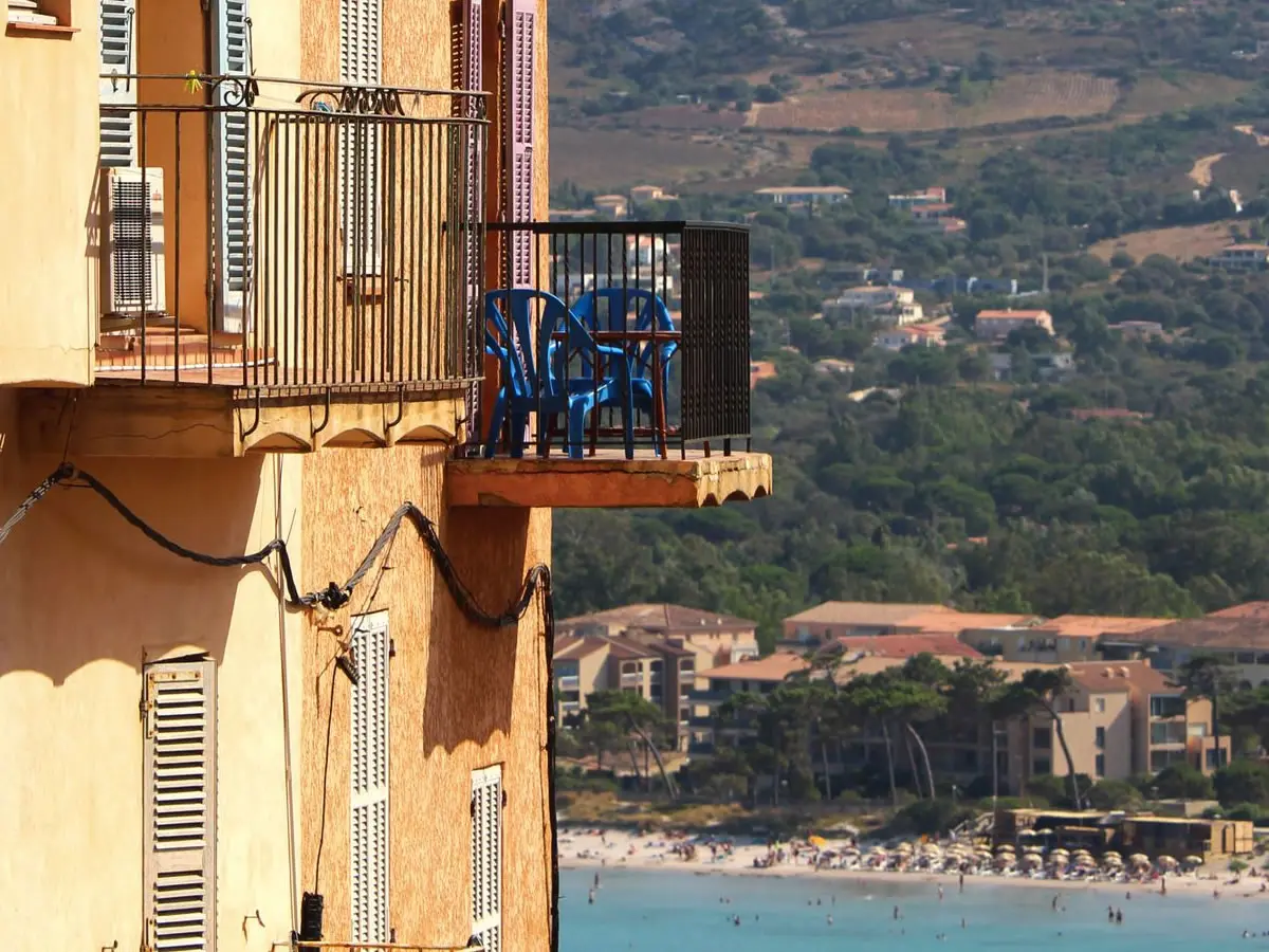 Louer à l&rsquo;année ou en saisonnier à Ajaccio ?