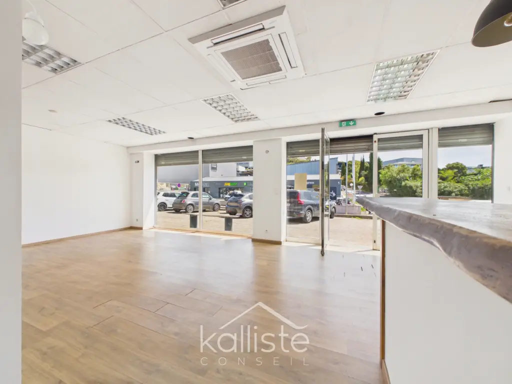 Local commercial 114.51m² Ajaccio – Mezzavia photo 3