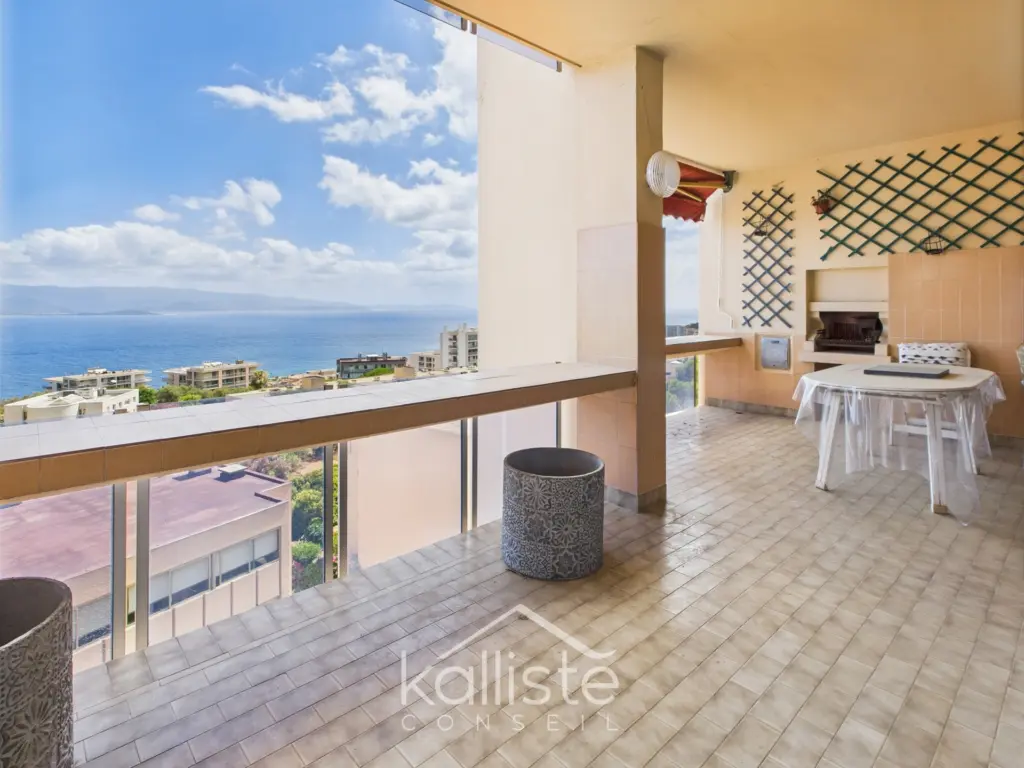 Vue mer exceptionnelle – Appartement familial avec terrasse, garage et cave – Quartier Salario, Ajaccio photo 2