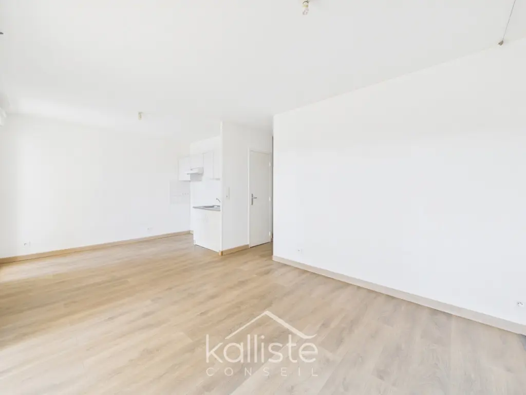 Studio récent avec parking à Ajaccio – Boulevard Louis Campi photo 3