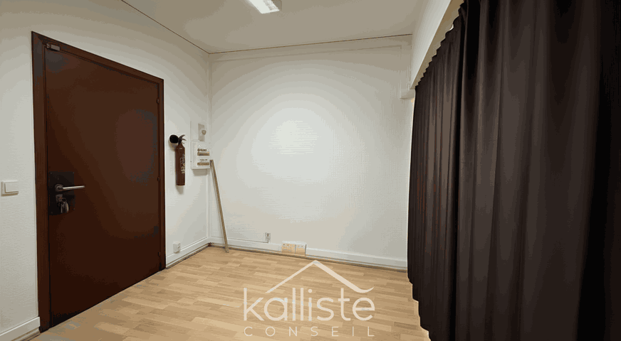 Local de 93 m² – Ajaccio Cours Général Leclerc photo 3