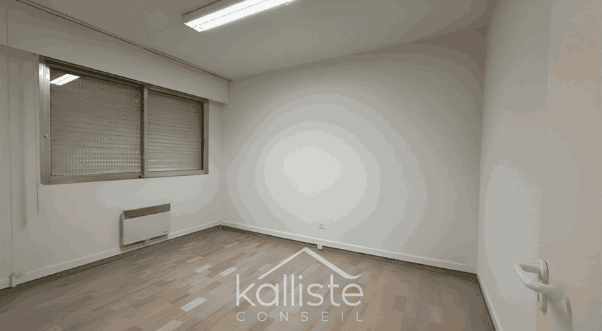 Local de 93 m² – Ajaccio Cours Général Leclerc - photo 5