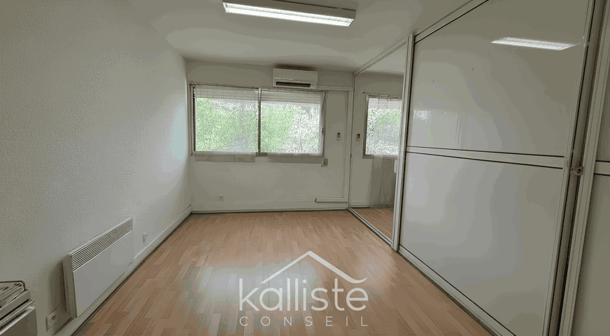 Local de 93 m² – Ajaccio Cours Général Leclerc - photo 7