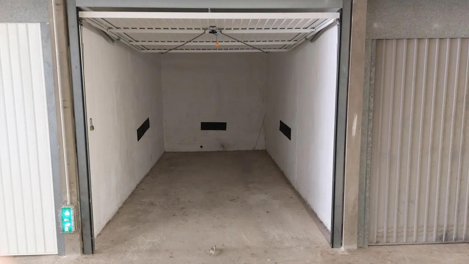 Garage sous sol - photo 1