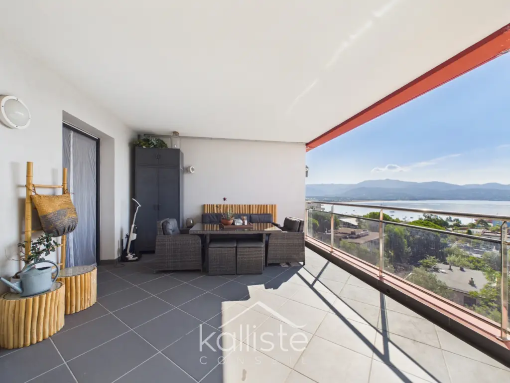 Appartement T2 vue mer avec terrasse et parking – Ajaccio, Aspretto
