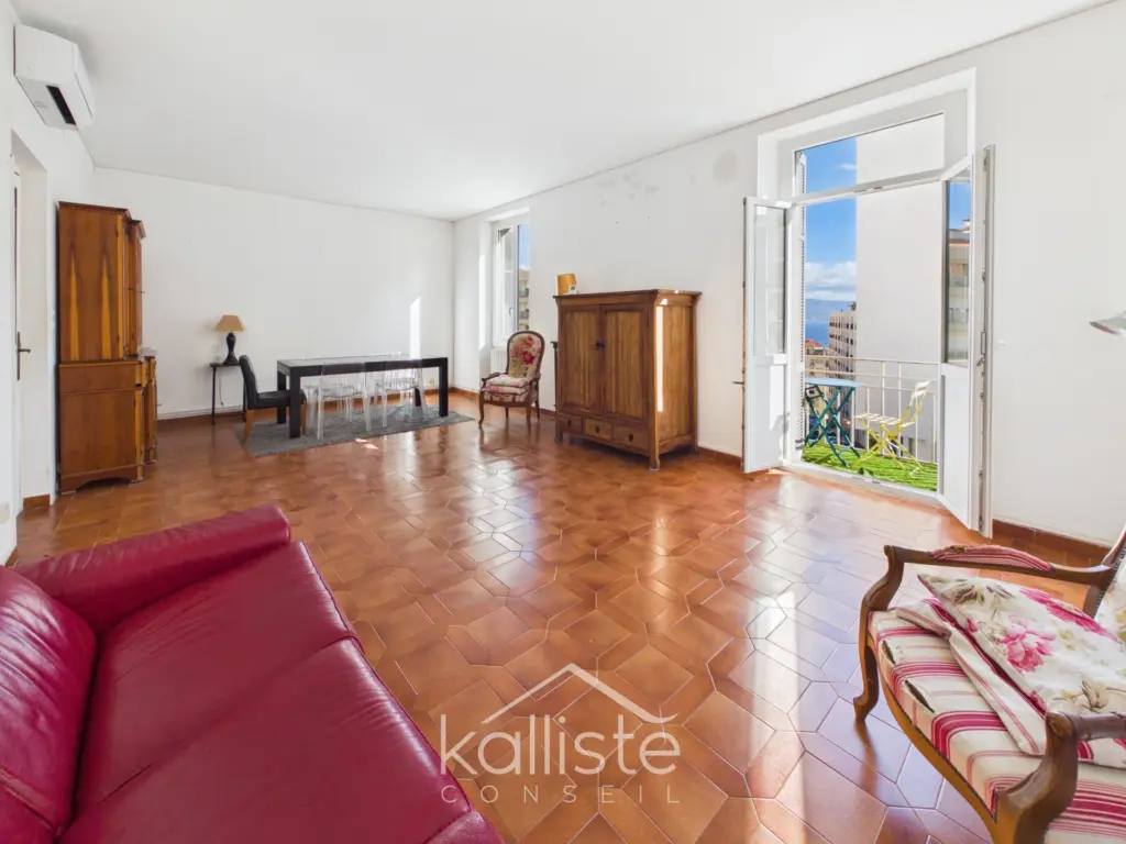 AJACCIO – COURS GÉNÉRAL-LECLERC – DUPLEX À RÉNOVER AVEC VUE MER ET BALCON photo 2