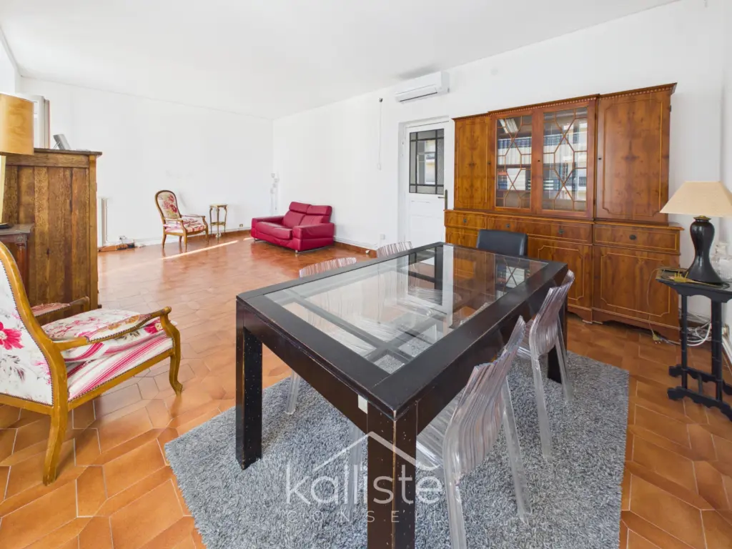 AJACCIO – COURS GÉNÉRAL-LECLERC – DUPLEX À RÉNOVER AVEC VUE MER ET BALCON photo 3